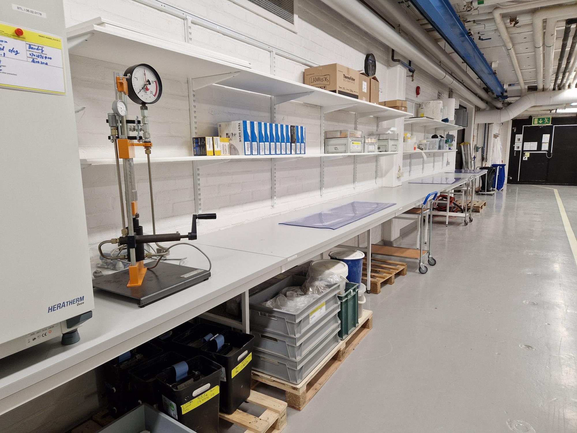 Picture of BENCH TOP WORK SPACE 05.0034