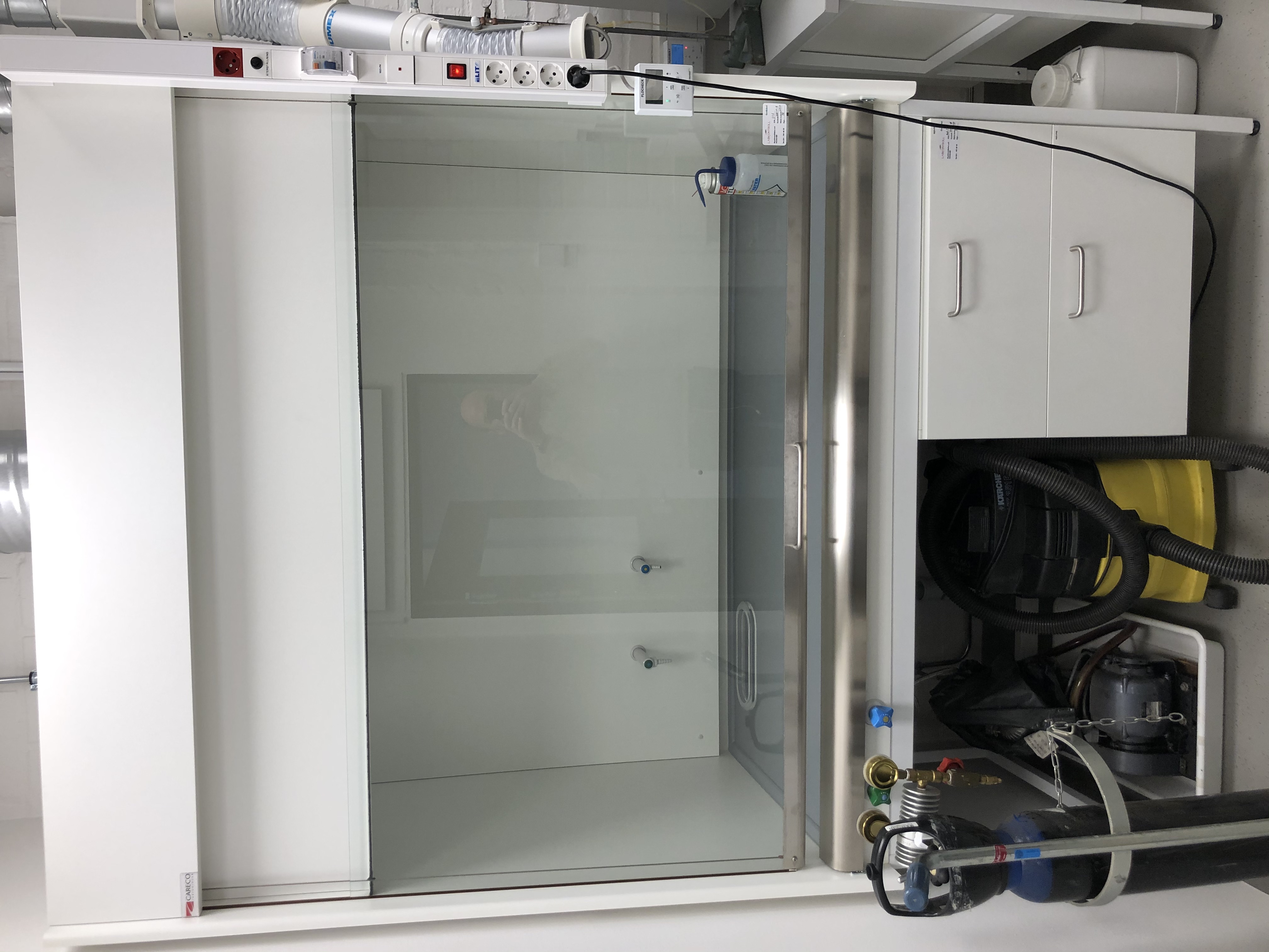 Picture of FUME HOOD 3